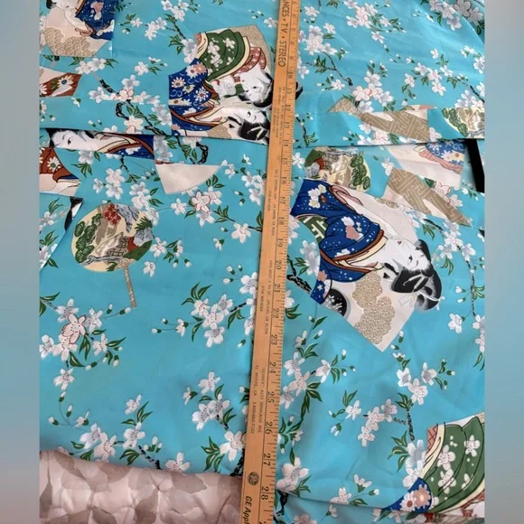 Satiny Geisha/Floral Print Kimono - XL - Picture 11 of 11